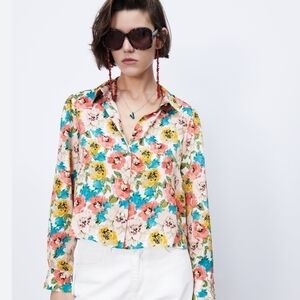 Zara Floral Cropped Button-Front Top in Multi-Color